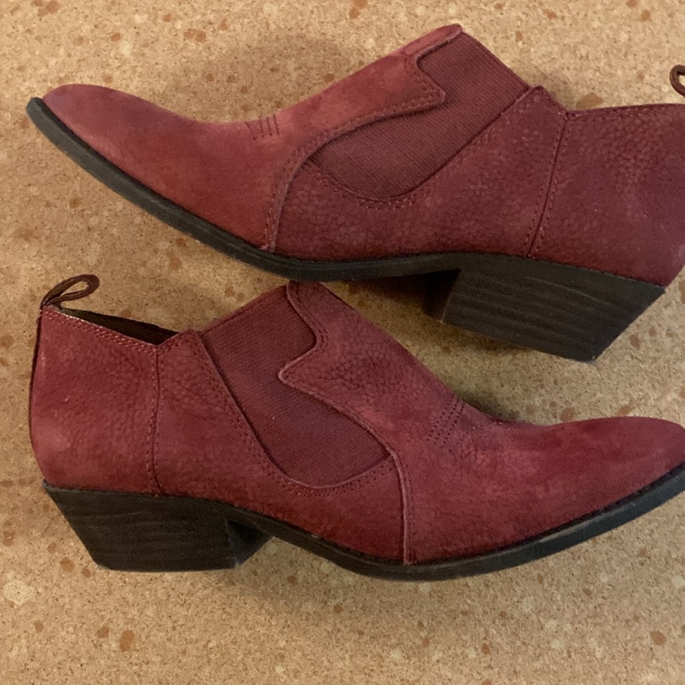 Lucky Brand /beautiful light maroon Swede booties,  1 1/2 “ heels   Size 7